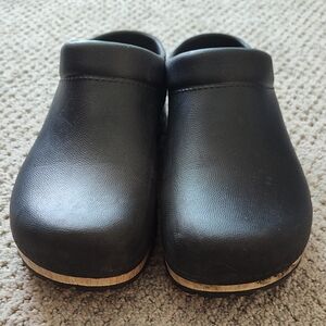 Dansko Black Kane Clogs Sz 38